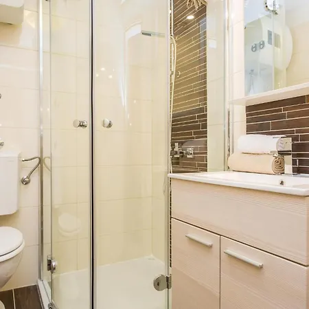 1 Bedroom In Apartment Vrbnik (Primorje-Gorski Kotar)