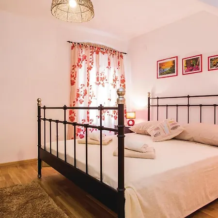 1 Bedroom In Vrbnik (Primorje-Gorski Kotar)
