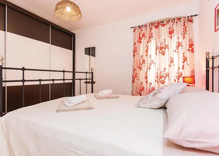 1 Bedroom In 아파트 *