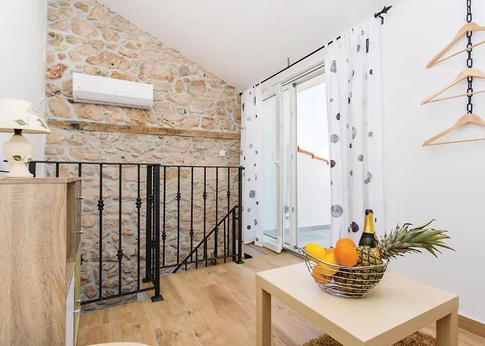 1 Bedroom In 아파트 비르브닉