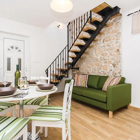 Appartement 1 Bedroom Stunning In Vrbnik (Primorje-Gorski Kotar)