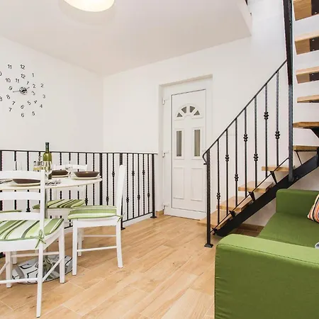 1 Bedroom Stunning In Vrbnik (Primorje-Gorski Kotar)