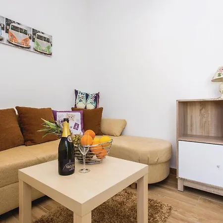 1 Bedroom Stunning In Vrbnik (Primorje-Gorski Kotar)