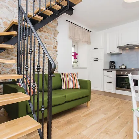 1 Bedroom Stunning In * Vrbnik (Primorje-Gorski Kotar)
